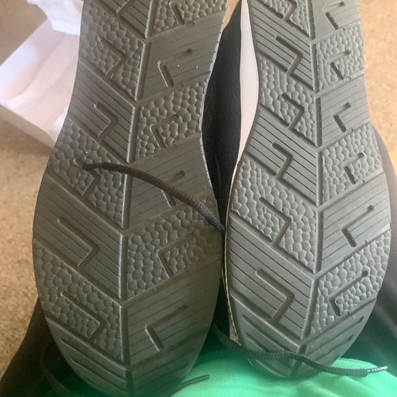 Men’s shoes-Size 13 - Picture 3 of 6